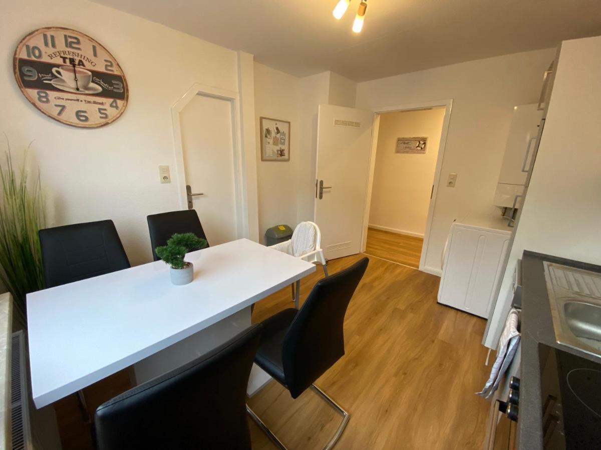 Charmante Altbauwohnung An Der Kesselschleuse 3 Emden Exterior foto